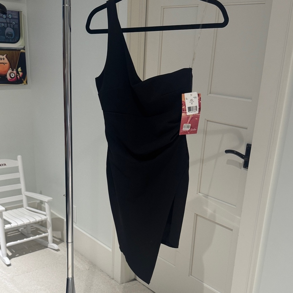 Emerald Sundae Black One-Shoulder Dress